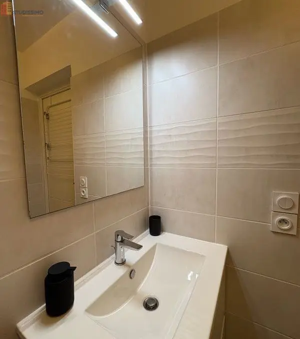Studio meublé 21m² Nice 06000 - Proche quartier des Fleurs, lumineux - Photo 9