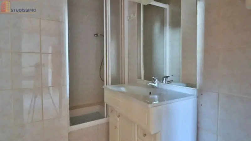 Studio meublé 22m² Troyes - Meublé, DPE C - Photo 2