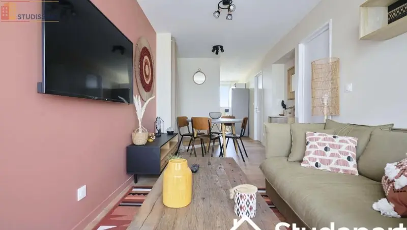 Studio meublé 11m² Troyes - Lumineux, 7e étage - Photo 2