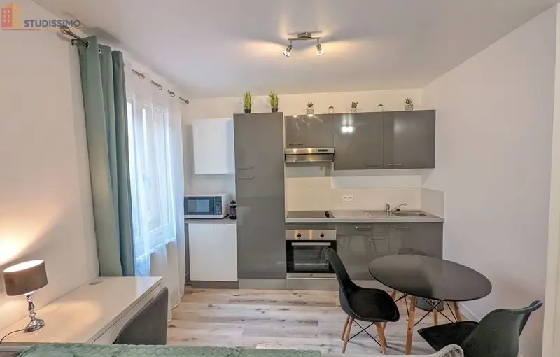 Studio meublé 25m² Troyes centre - Meublé, proche commodités - Photo 1