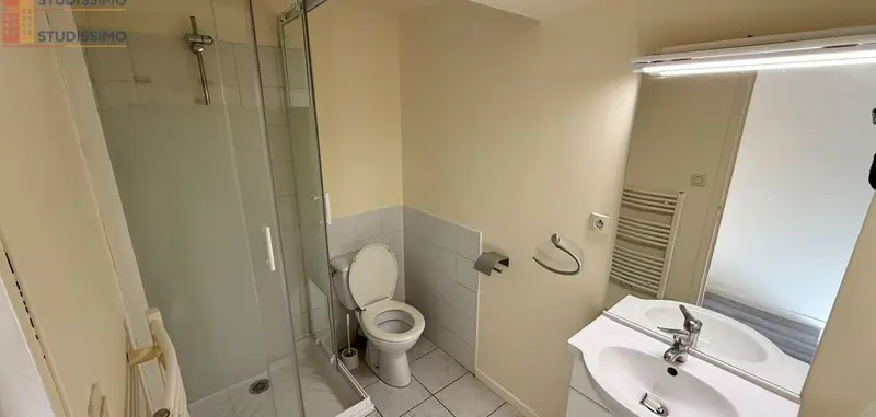 Studio meublé 25m² Espalion - Meublé, DPE D - Photo 2