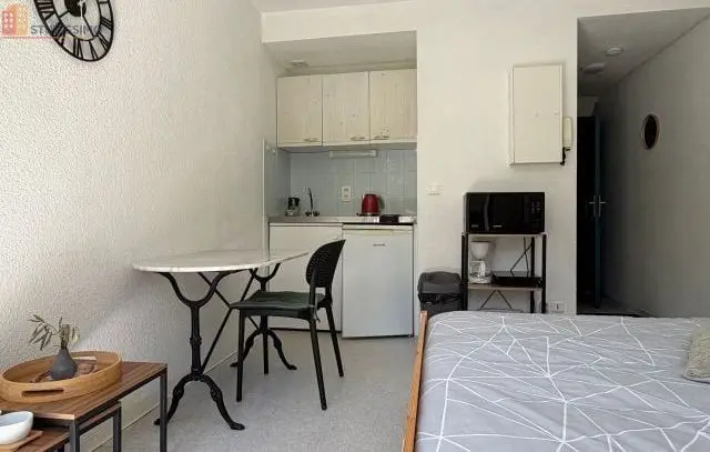 Studio meublé 19m² Rodez 12000 - Meublé, 2e étage - Photo 2