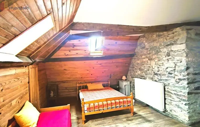 Studio meublé 31m² Sauveterre-de-Rouergue - Meublé, dernier étage - Photo 1