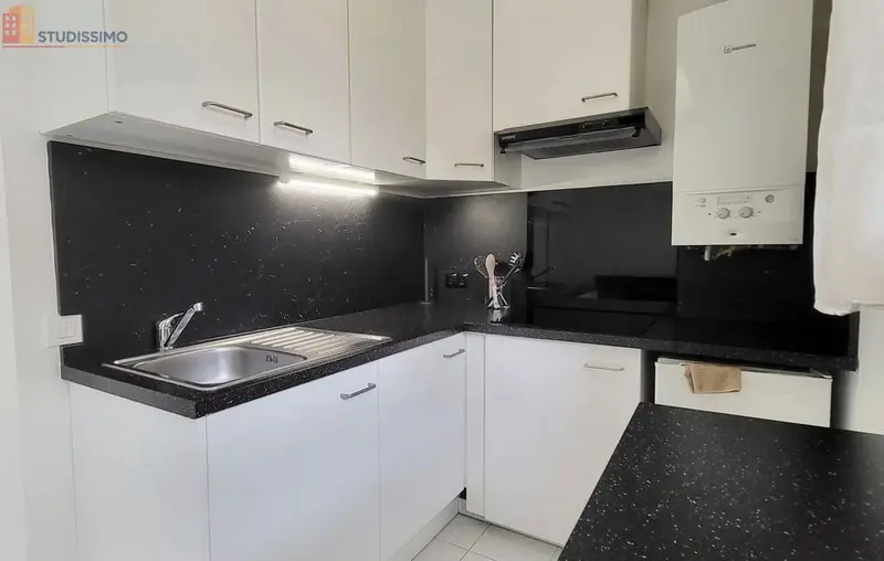 Studio meublé 21m² Marseille 6e - Meublé, 2e étage - Photo 2
