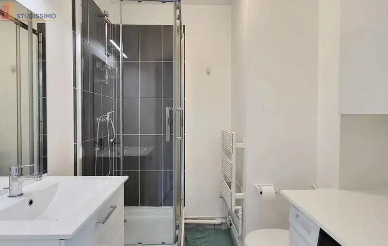 Studio meublé 21m² Marseille 6e - Meublé, 2e étage - Photo 1
