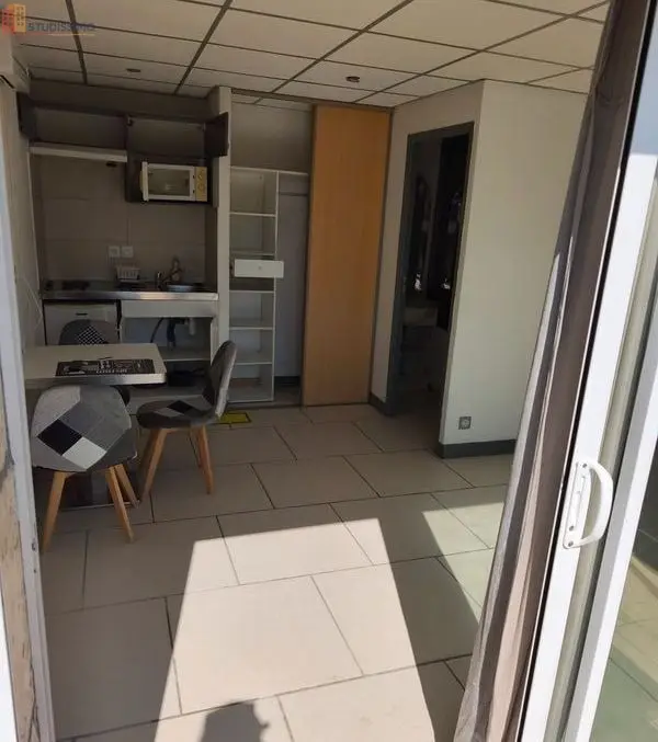 Studio meublé 18m² Arles 13200 - Meublé, DPE C - Photo 1