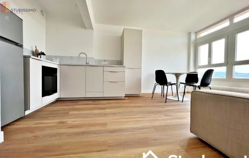Studio meublé 10m² Marseille 6e - Lumineux, 8e étage - Photo 4