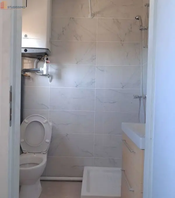 Studio meublé 28m² Marseille 3e - Lumineux, dernier étage - Photo 2