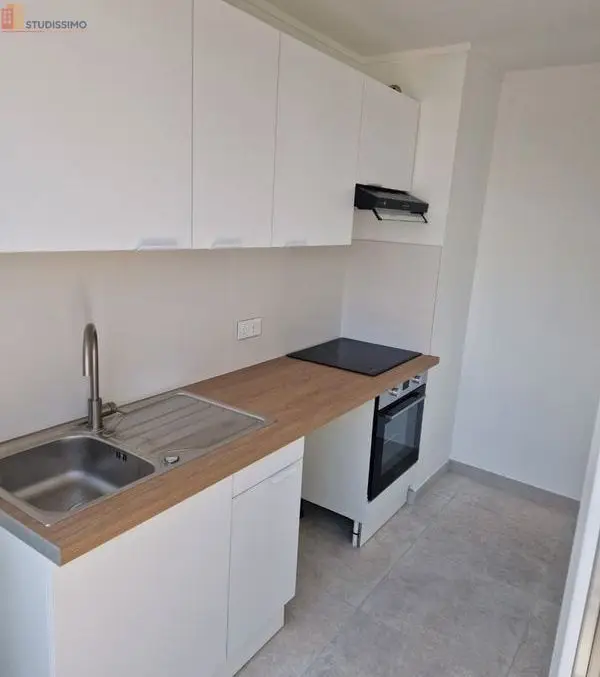 Studio 35m² Marignane 13700 - Dernier étage, lumineux - Photo 1