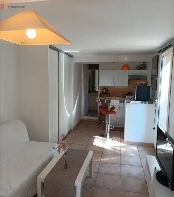 Studio meublé 24m² Aix-en-Provence 13100 - Jardin, parking - Photo 2