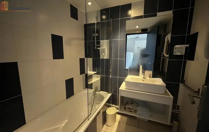 Studio meublé 23m² Arles - Meublé, 1er étage - Photo 3