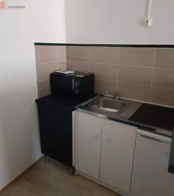 Studio meublé 21m² Narbonne - Lumineux, dernier étage - Photo 3