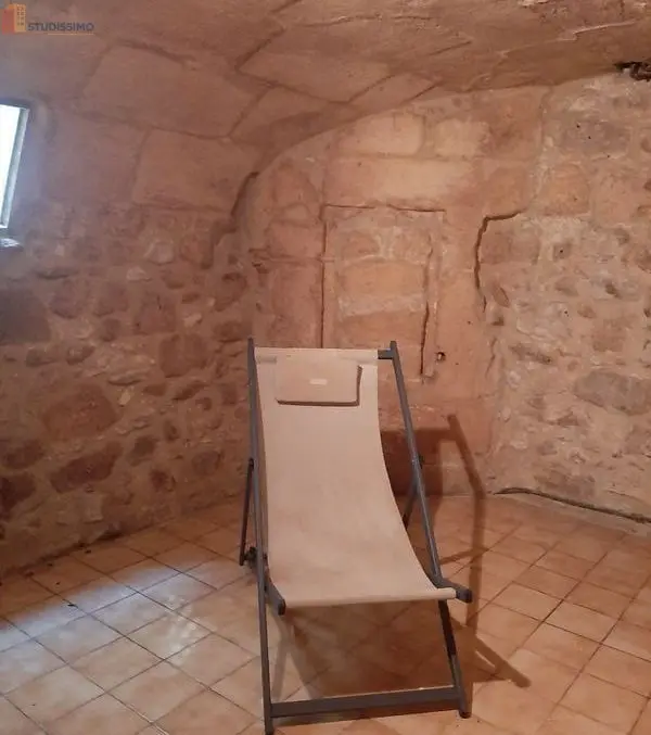 Studio meublé 24m² Arles 13200 - Calme, rue piétonne - Photo 2