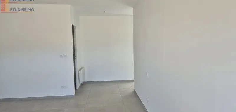 Studio 28m² Marignane - DPE C, 1er étage - Photo 1