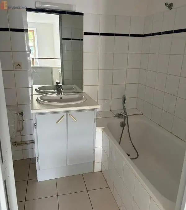 Studio 20m² Lézignan-Corbières centre-ville - Repeint - Photo 2
