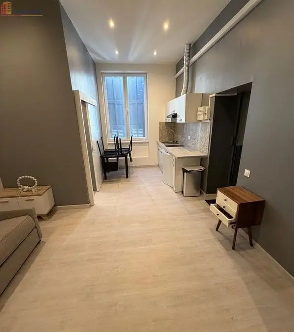 Studio meublé 25m² Marseille 1er - Meublé, 1er étage - Photo 2