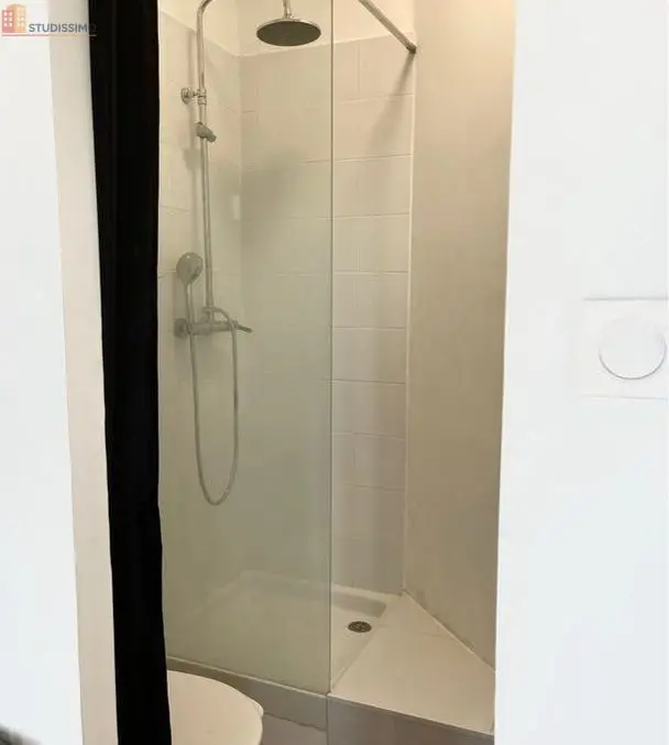 Studio meublé 19m² Marseille 8e - Lumineux, dernier étage - Photo 2