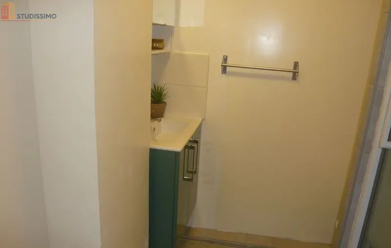 Studio meublé 22m² Miramas - Cuisine séparée, sans vis-à-vis - Photo 1