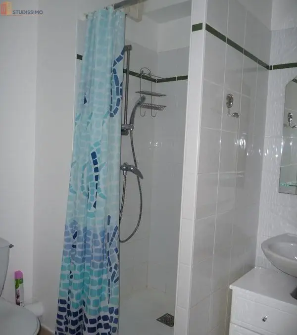 Studio meublé 20m² Istres centre - Parking, lumineux - Photo 2