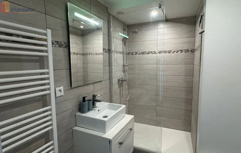 Studio meublé 31m² Bayeux - Calme, lumineux - Photo 2