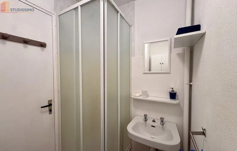 Studio 18m² Caen - Meublé, dernier étage - Photo 2