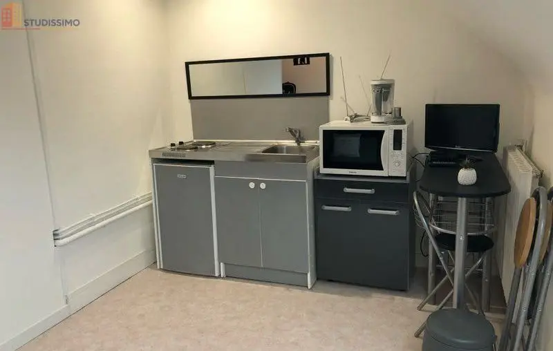 Studio meublé 14m² Caen centre - Proche faculté, dernier étage - Photo 1