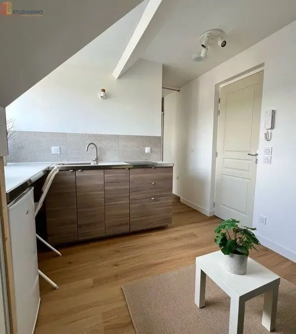 Studio meublé 11m² Caen 14000 - Meublé, dernier étage - Photo 8