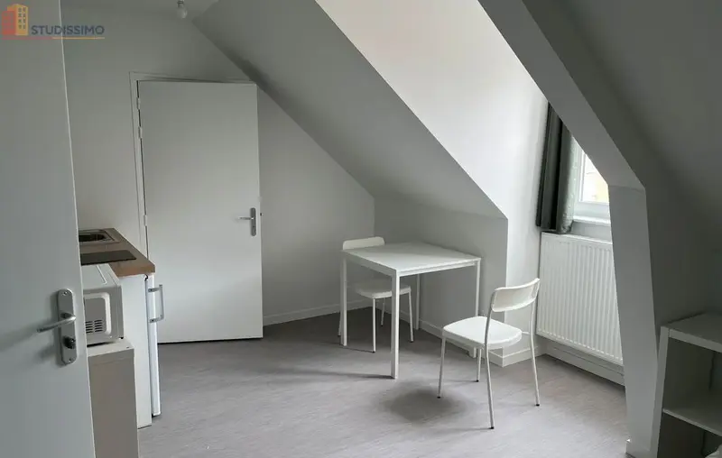 Studio meublé 15m² Caen 14000 - Meublé, dernier étage - Photo 1