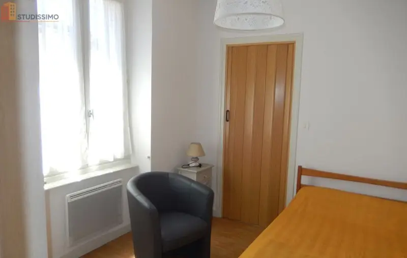Studio meublé 19m² Saint-Flour - Meublé, 2e étage - Photo 4