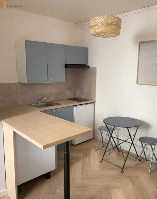 Studio meublé 25m² Aurillac centre-ville - Calme, lumineux - Photo 1