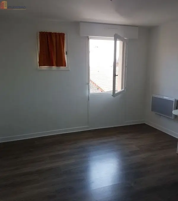 Studio 25m² Aurillac - Parking, 1er étage - Photo 2