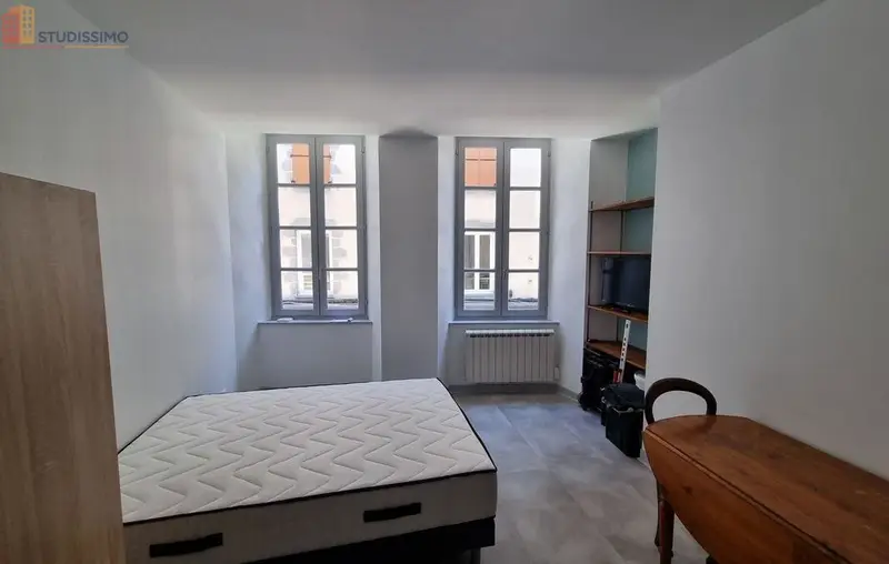 Studio meublé 20m² Aurillac 15000 - Meublé, 1er étage - Photo 1