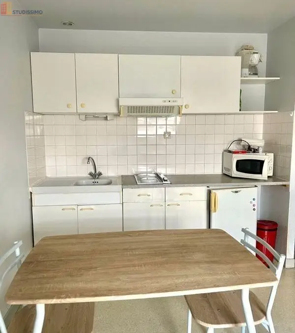 Studio meublé 25m² Aurillac - Meublé, dernier étage - Photo 4