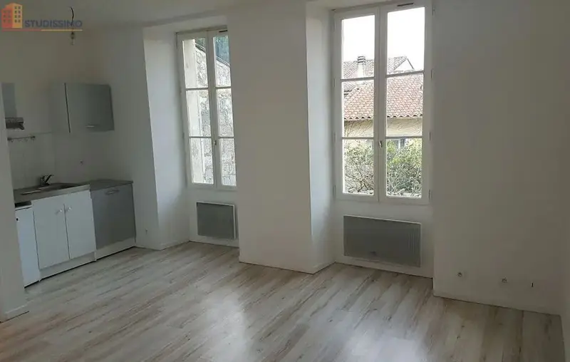 Studio meublé 25m² Angoulême - Meublé, DPE D - Photo 2