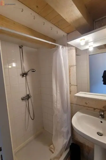 Studio meublé 12m² Angoulême centre - Meublé, lumineux - Photo 2