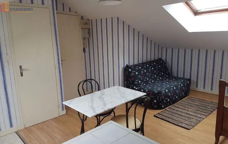 Studio meublé 18m² Angoulême - Meublé, 3e étage - Photo 1