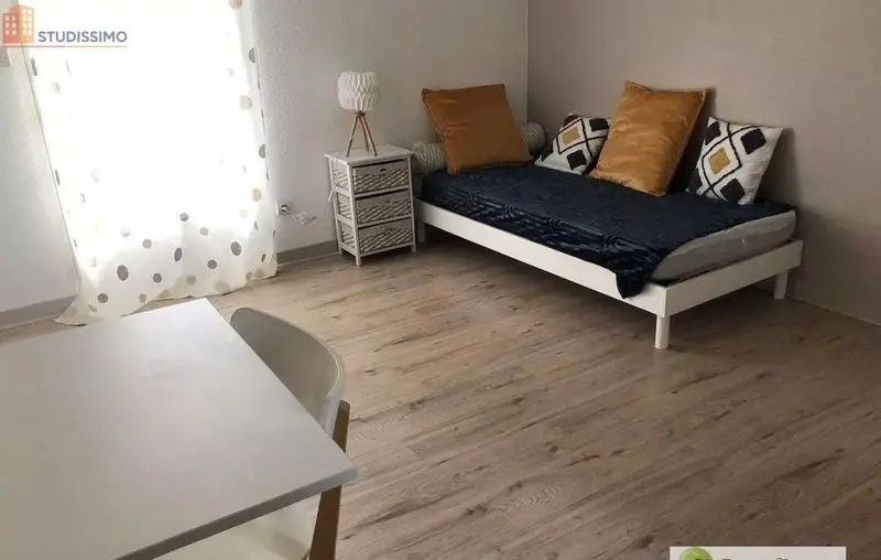 Studio 17m² Angoulême - Étage 1, DPE D - Photo 1