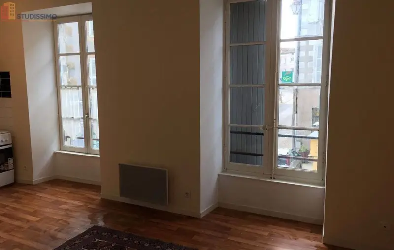 Studio 24m² Confolens - 1er étage, lumineux - Photo 5