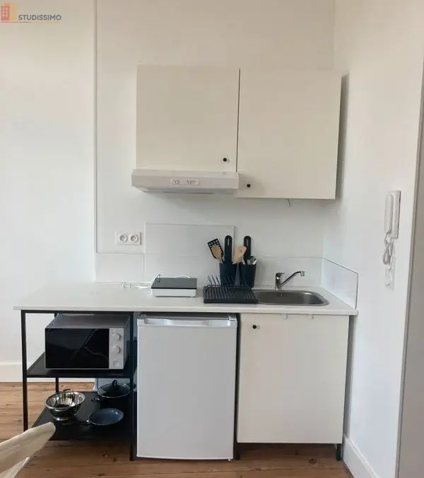 Studio meublé 24m² Barbezieux-Saint-Hilaire - Meublé, 1er étage - Photo 5