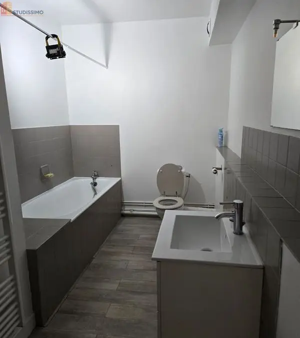 Studio 34m² Angoulême - Parking privé - Photo 2
