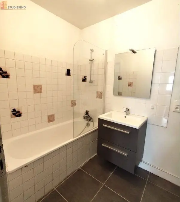 Studio 36m² Montmoreau centre - RDC, proche église - Photo 2