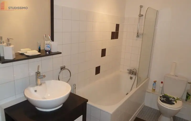 Studio 30m² Angoulême centre-ville - Proche place Victor Hugo - Photo 4