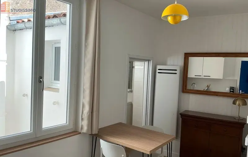Studio meublé 16m² La Rochelle - Meublé, DPE C - Photo 1