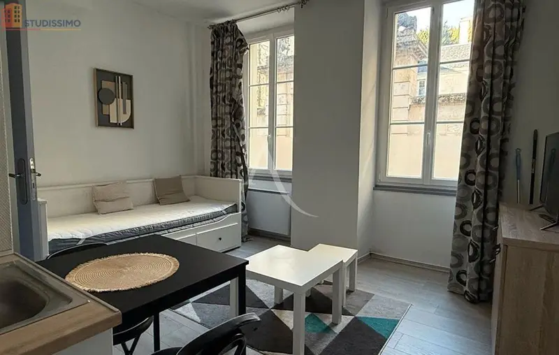 Studio meublé 17m² Saintes - Meublé, DPE D - Photo 1
