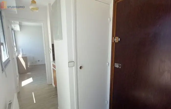 Studio meublé 24m² Royan - Lumineux, dernier étage - Photo 5