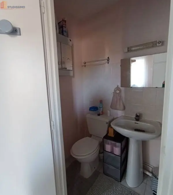 Studio meublé 20m² Saintes - Pour étudiant, calme - Photo 2