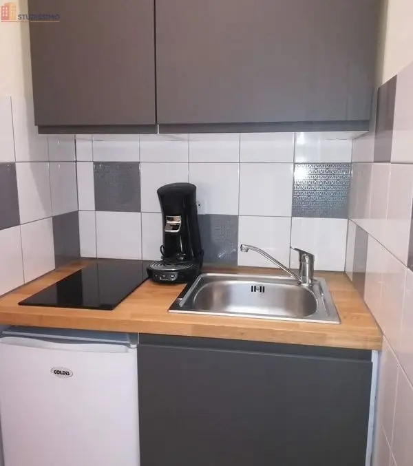 Studio meublé 18m² La Rochelle centre-ville - Calme, lumineux - Photo 1