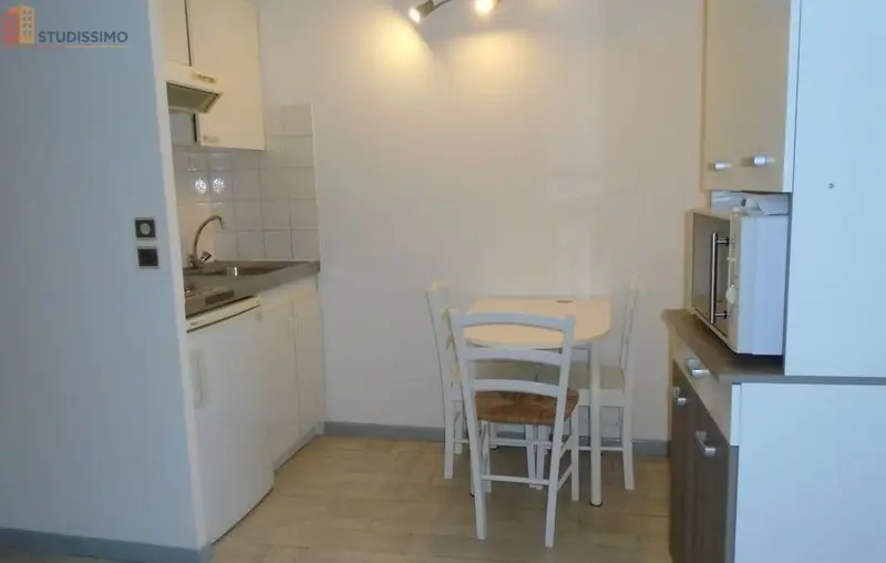 Studio meublé 23m² Jonzac - Centre, semi-meublé - Photo 4