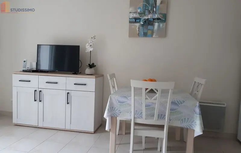 Studio 31m² Rochefort - Cour, parking privatif - Photo 1