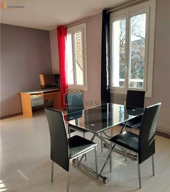Studio meublé 31m² Bourges - Lumineux, 2e étage - Photo 2